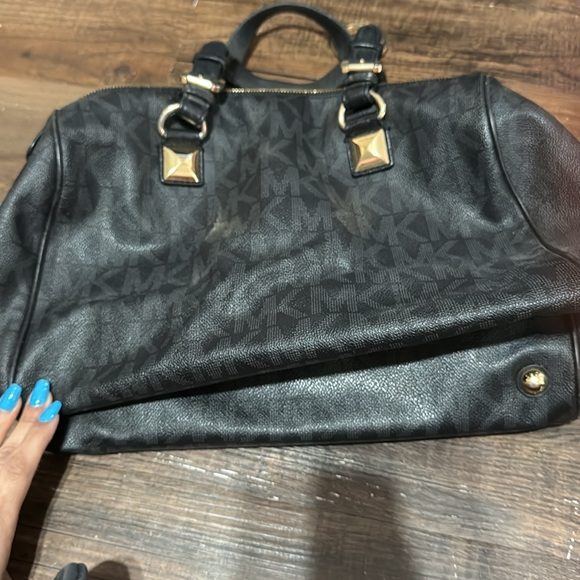 Used Mikael Kors black bag - Picture 2 of 7